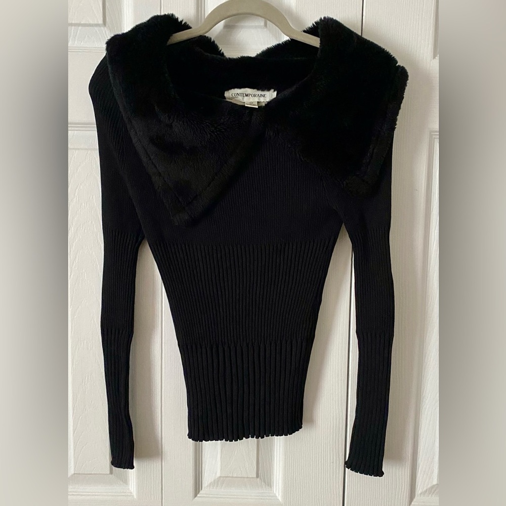 CONTEMPORAINE black with faux fur shirt for women size SMALL